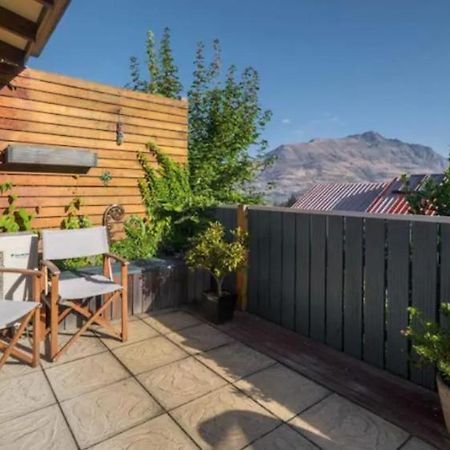 Fantastic Views, Close To Town 2 Bedroom Apartment Queenstown Bagian luar foto