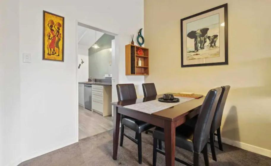 Fantastic Views, Close To Town 2 Bedroom Apartment Queenstown Bagian luar foto