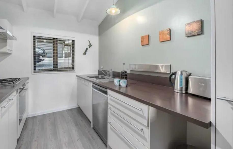 Fantastic Views, Close To Town 2 Bedroom Apartment Queenstown Bagian luar foto