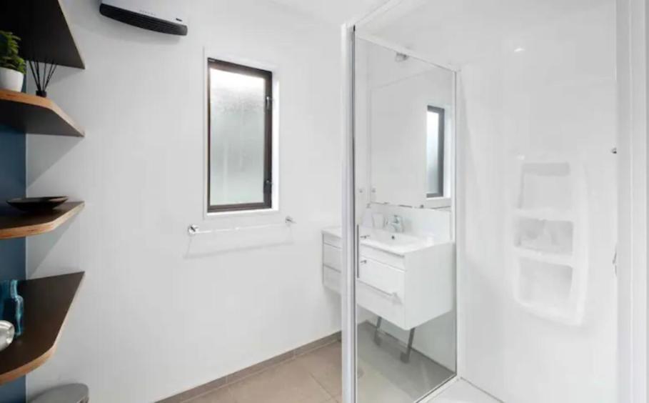 Fantastic Views, Close To Town 2 Bedroom Apartment Queenstown Bagian luar foto
